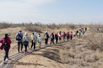 興慶區黃沙古渡首屆大漠黃河春季徒步大會活力開啟